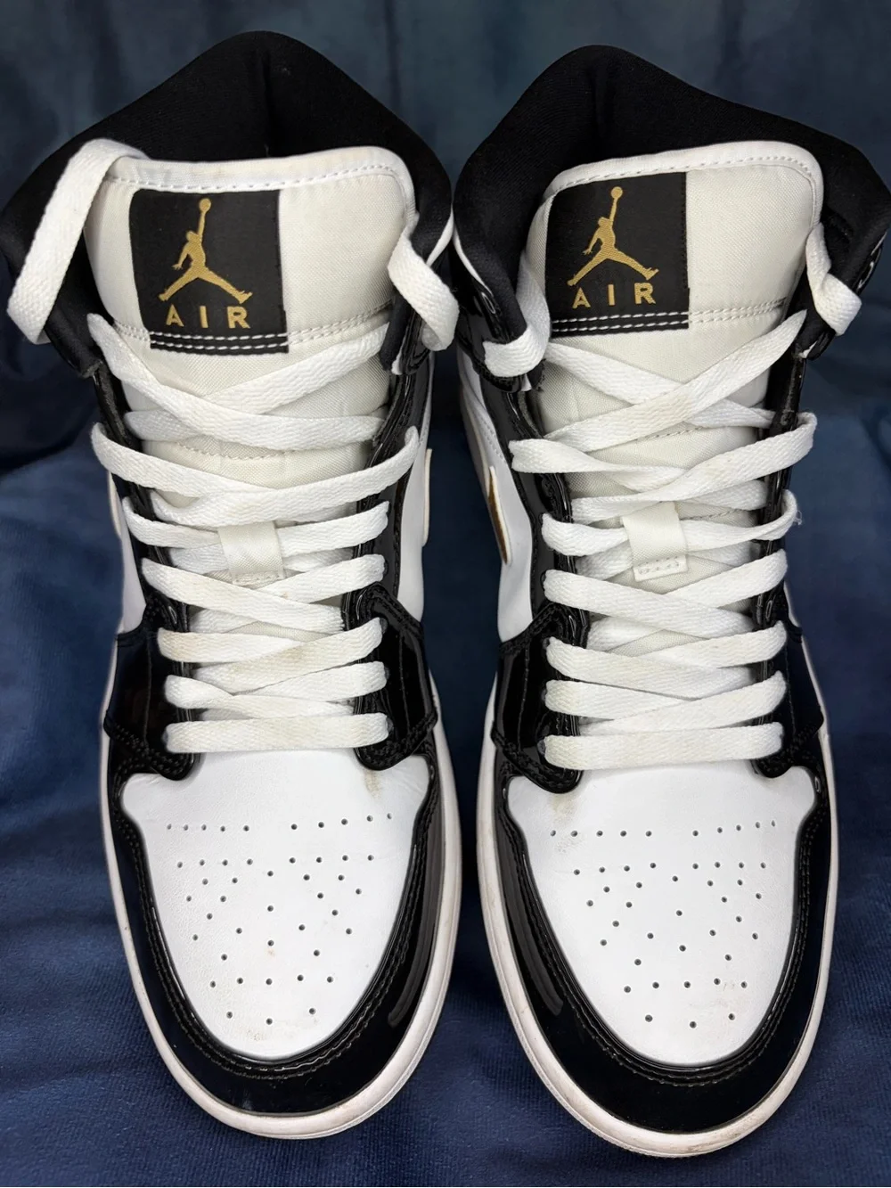 Jordan Mid 1 SE Black Gold